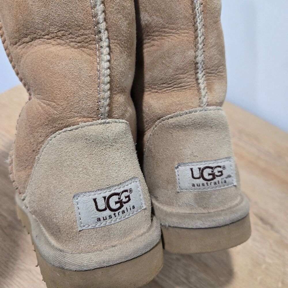 UGG Australia Classic Tall Boots womens 5 / 36 Sheepskin Suede 5815 chestnut - Picture 8 of 9